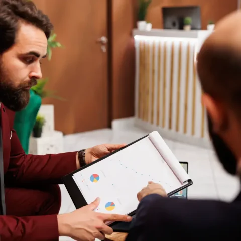 businessmen-forging-new-alliances