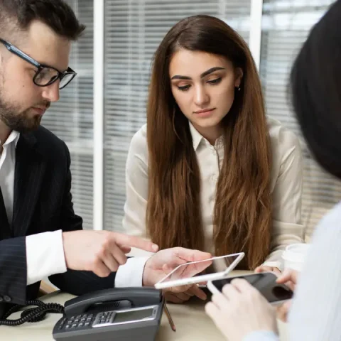 employees-business-meeting