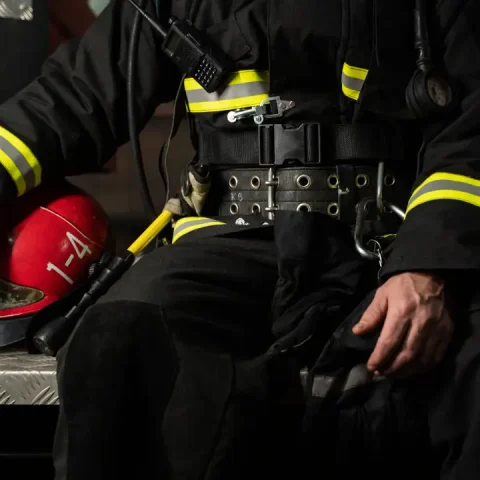 firefighter-ready-his-mission