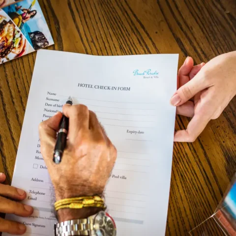 guest-filling-hotel-check-form
